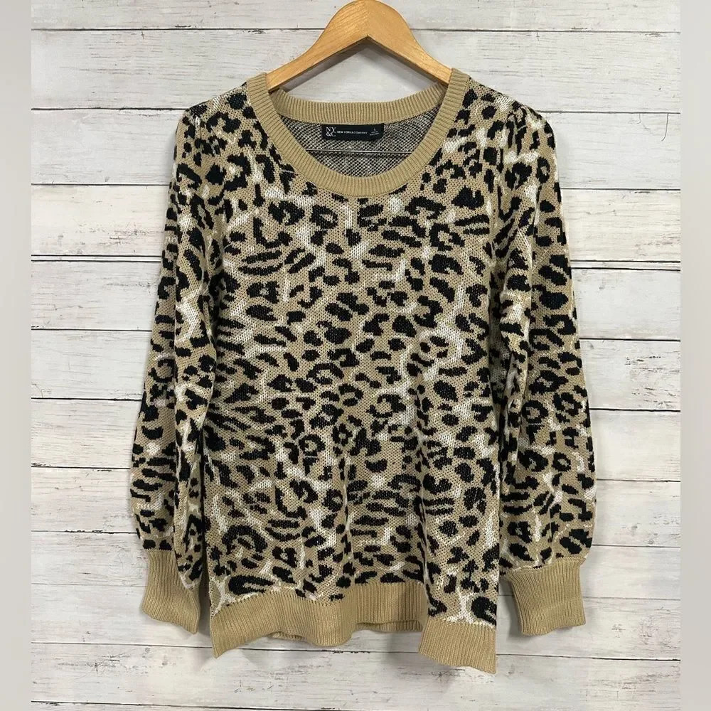 New York & Company Leopard Sweater Size L